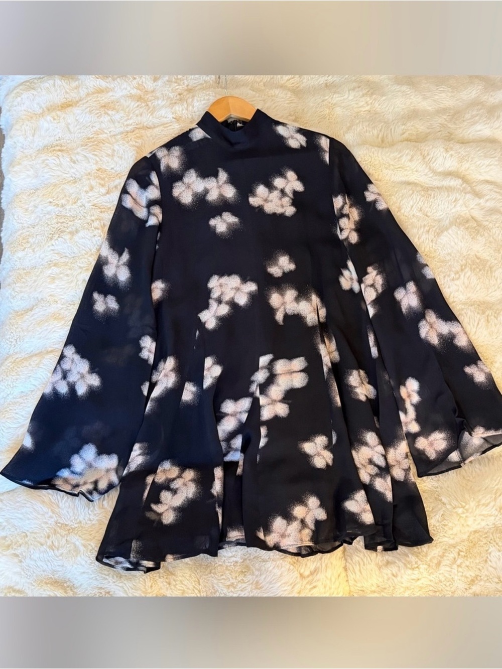 Reformation Torin Dress In Ones, NWOT, NEVER WORN, NO FLAWS. - Picture 3 of 5